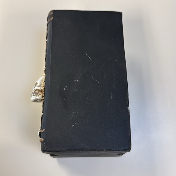 Decoration Spooky Book End - Picture 4 of 6